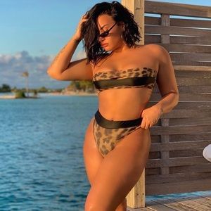 PQ PilyQ High waist Jungle Bottoms Size Large NWT